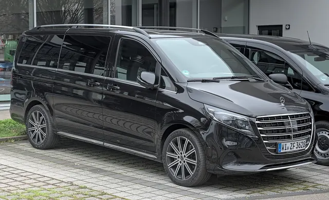 Mercedes-Benz minivan — Çukurova Havalimanı ekonomik transfer